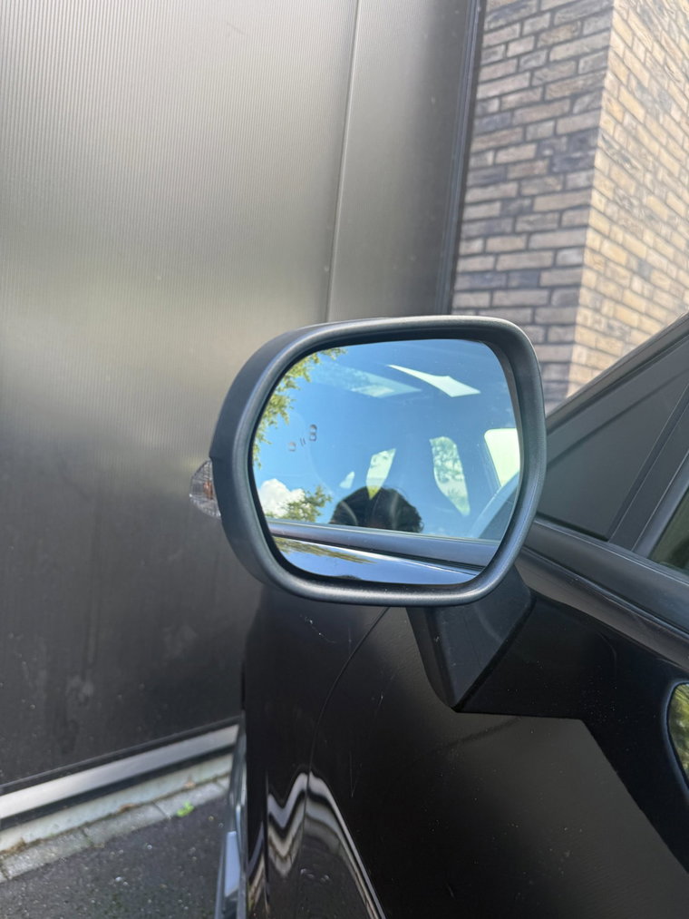 Vehicle Image 37