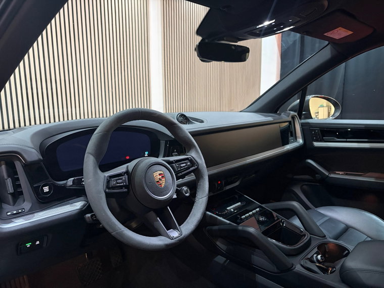 Vehicle Image 22