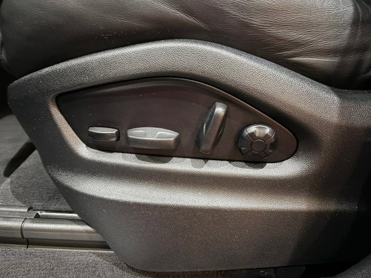 Vehicle Image 24