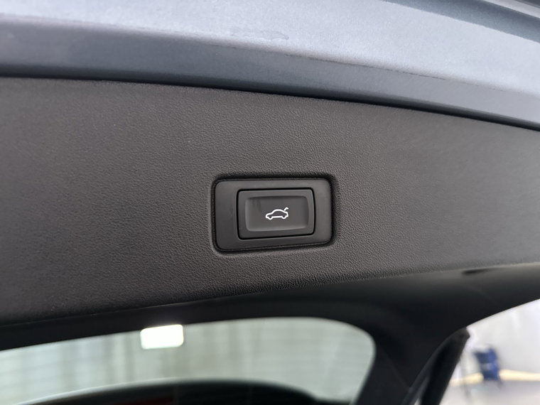 Vehicle Image 29