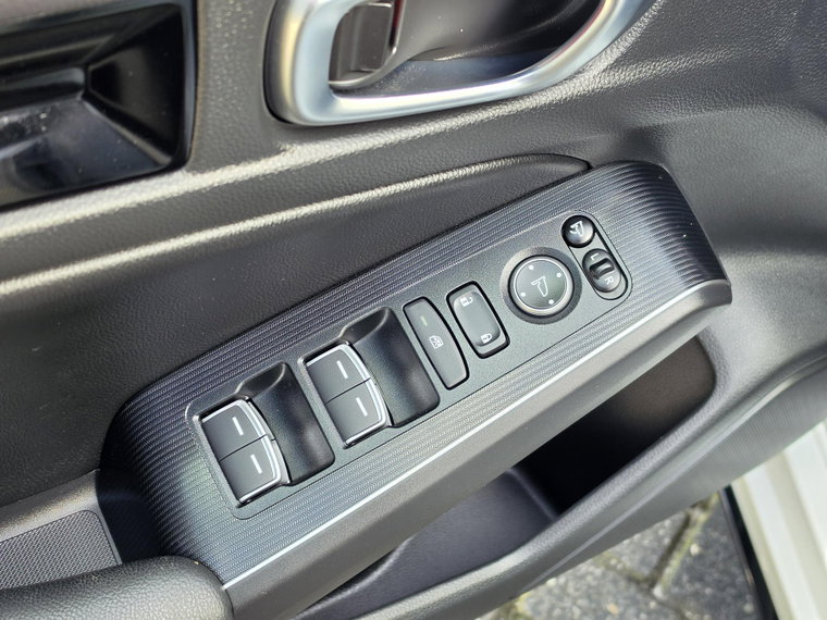 Vehicle Image 45