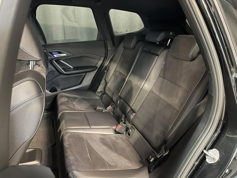 Vehicle Image 37