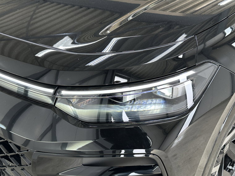 Vehicle Image 37
