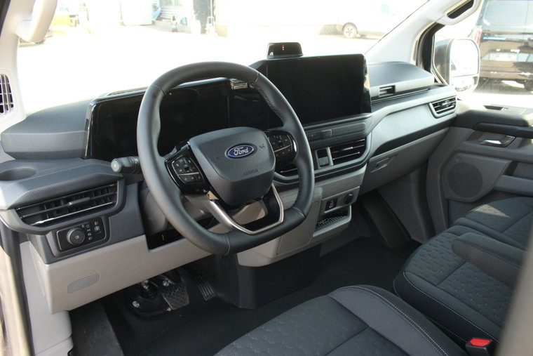 Vehicle Image 16