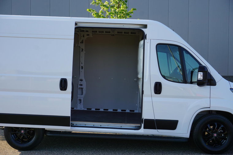 Vehicle Image 33