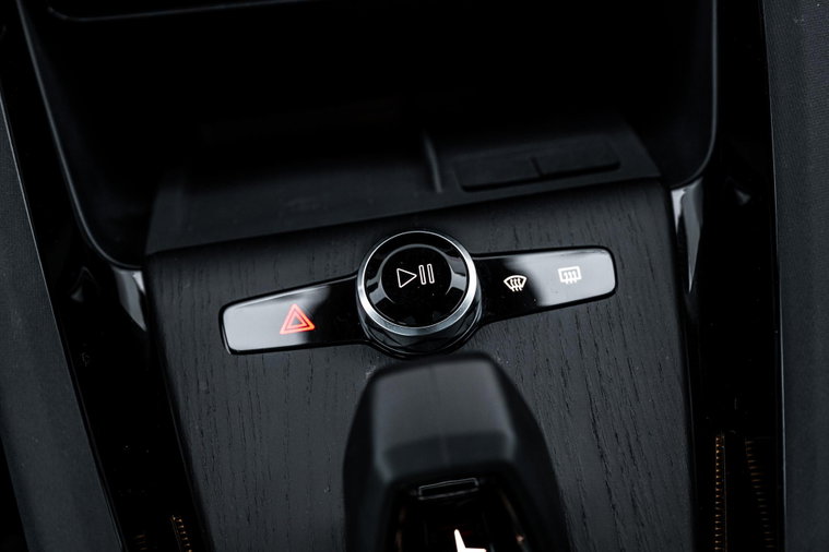 Vehicle Image 26