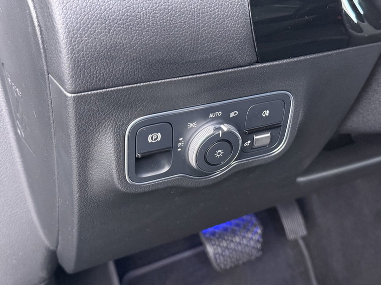 Vehicle Image 28