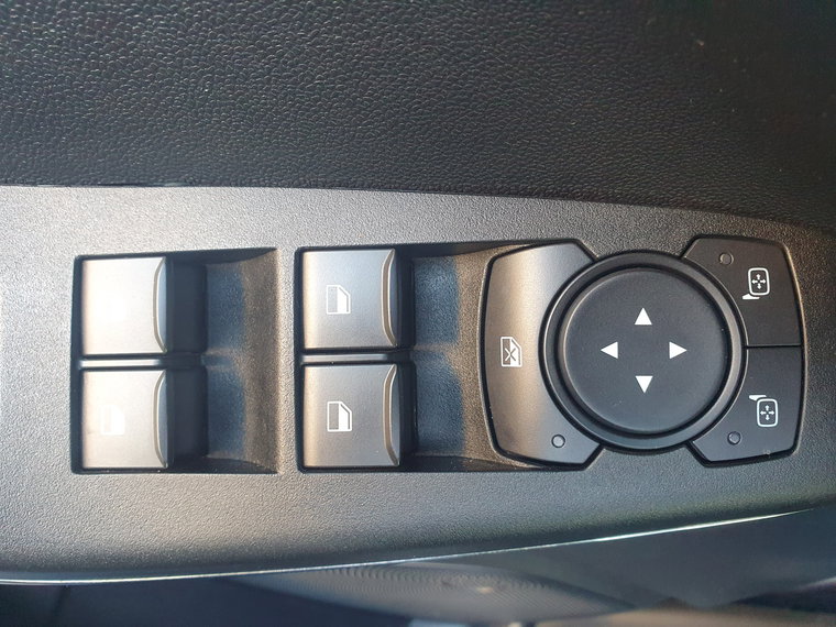 Vehicle Image 38