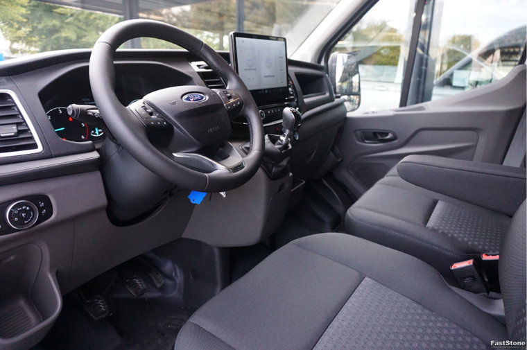 Vehicle Image 9