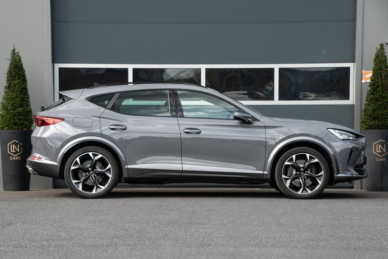 Vehicle Image 10