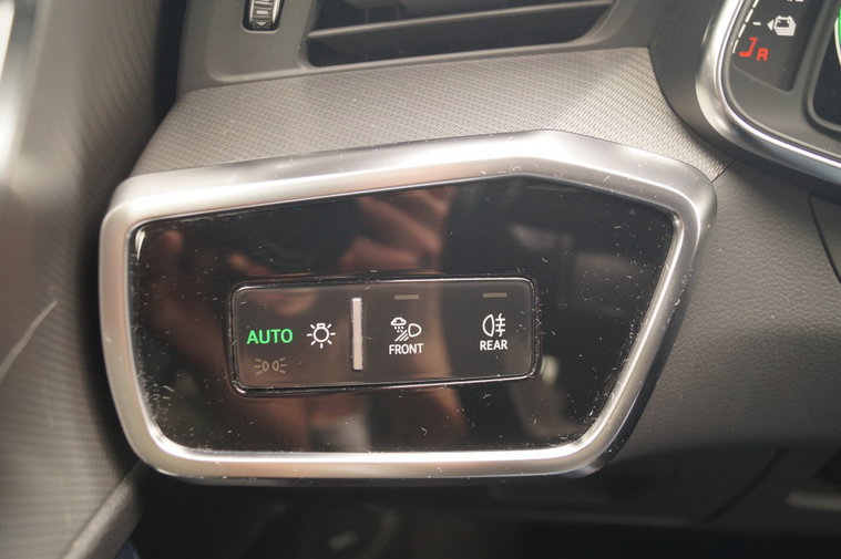 Vehicle Image 20