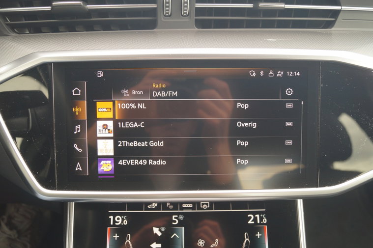 Vehicle Image 25
