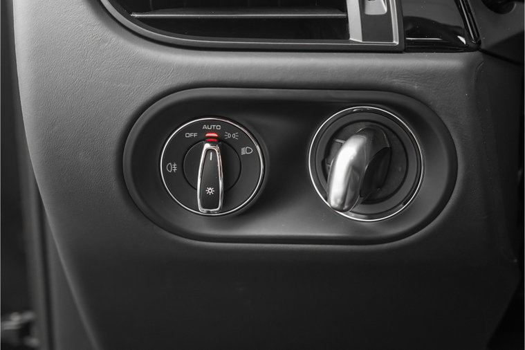 Vehicle Image 52