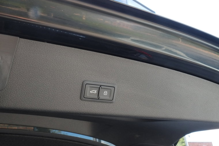 Vehicle Image 24