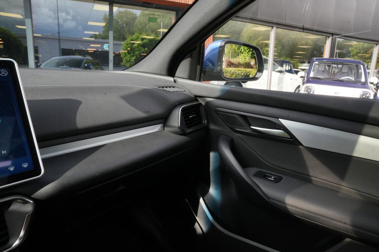Vehicle Image 37