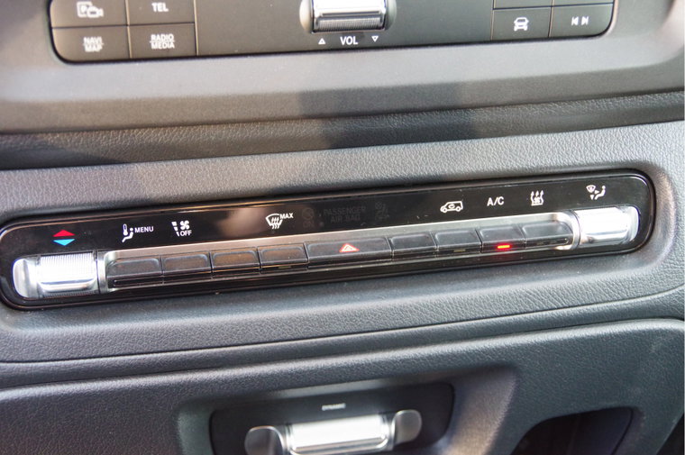 Vehicle Image 17