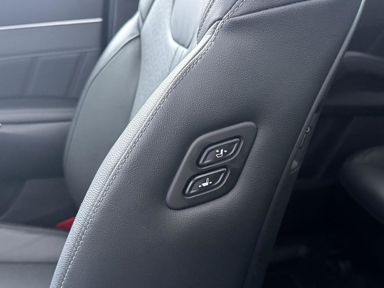 Vehicle Image 35