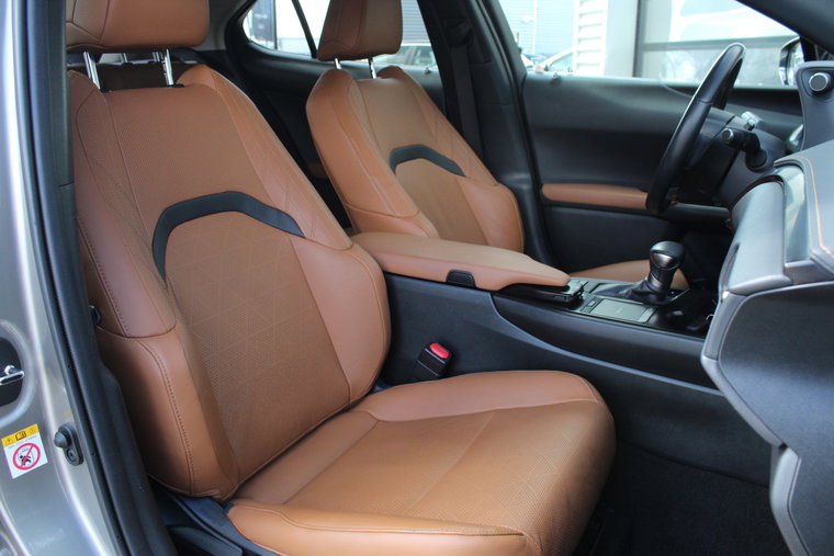 Vehicle Image 10