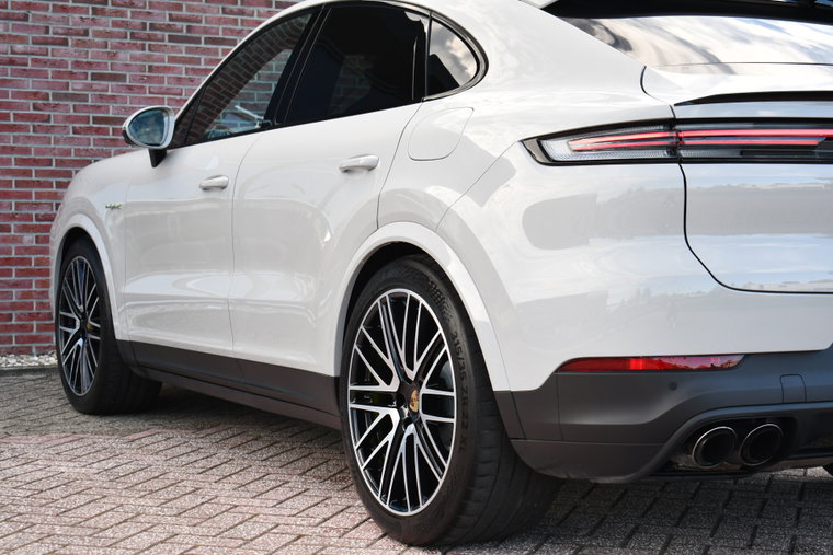 Vehicle Image 35