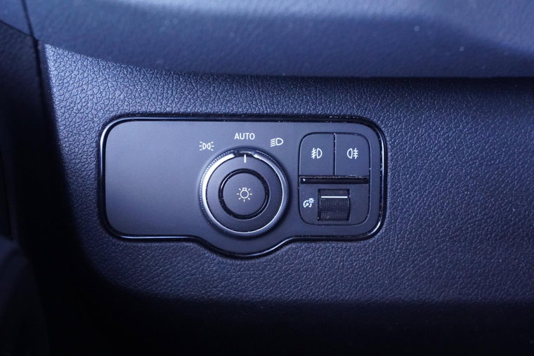 Vehicle Image 35
