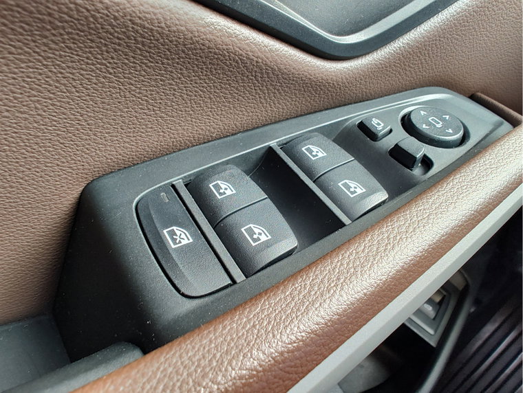 Vehicle Image 24