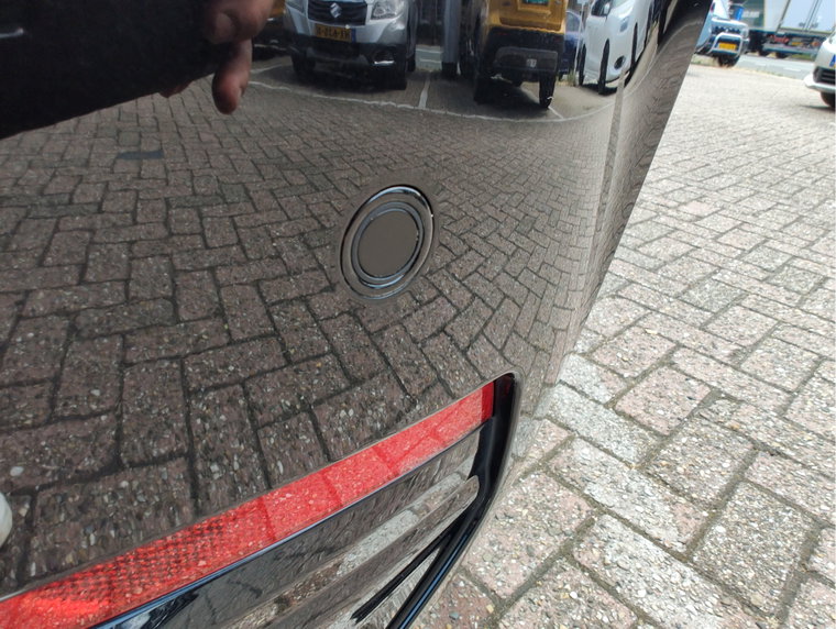 Vehicle Image 32