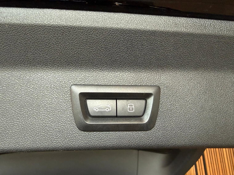 Vehicle Image 43