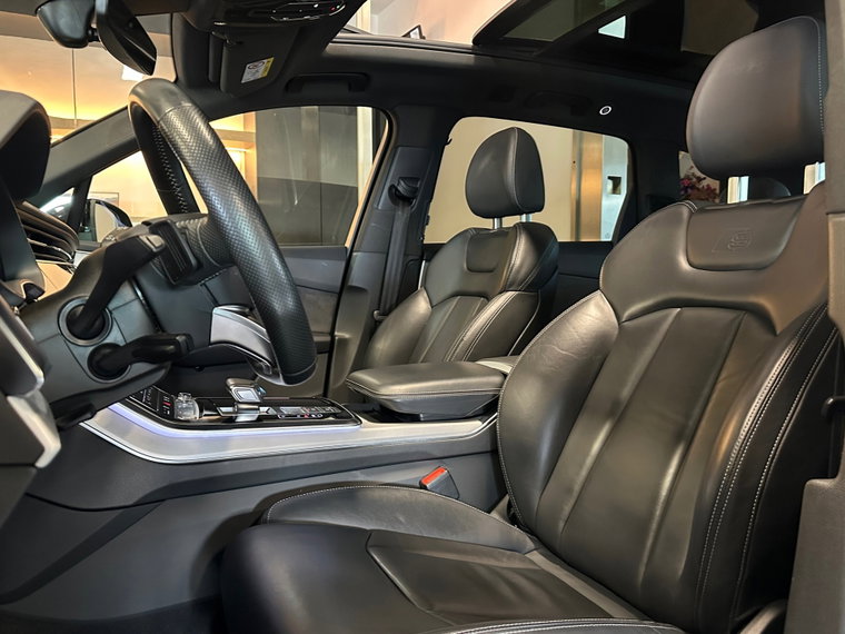 Vehicle Image 15