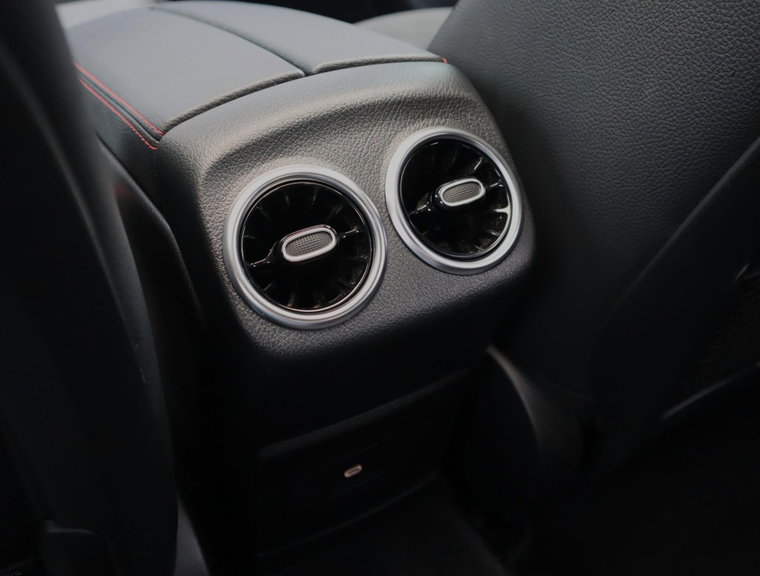 Vehicle Image 38