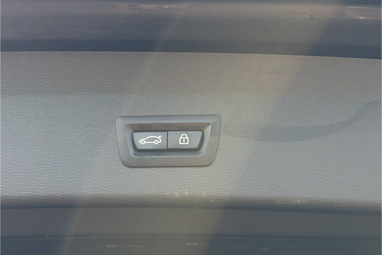 Vehicle Image 52