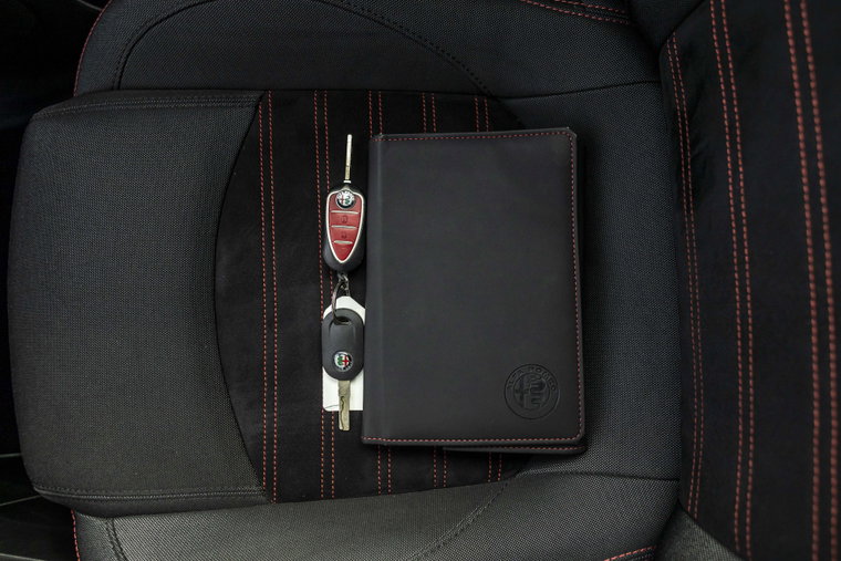 Vehicle Image 35