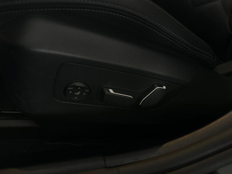 Vehicle Image 48