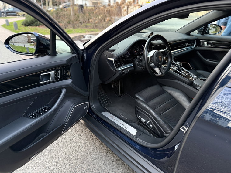 Vehicle Image 23