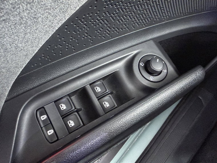 Vehicle Image 33