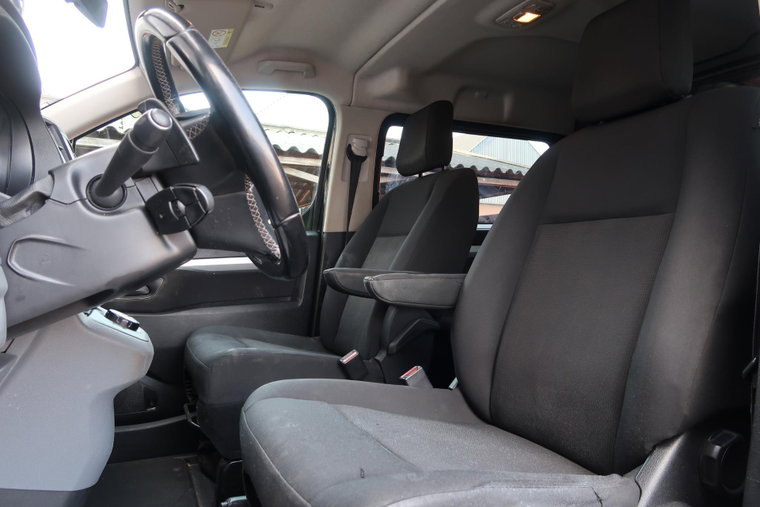 Vehicle Image 16