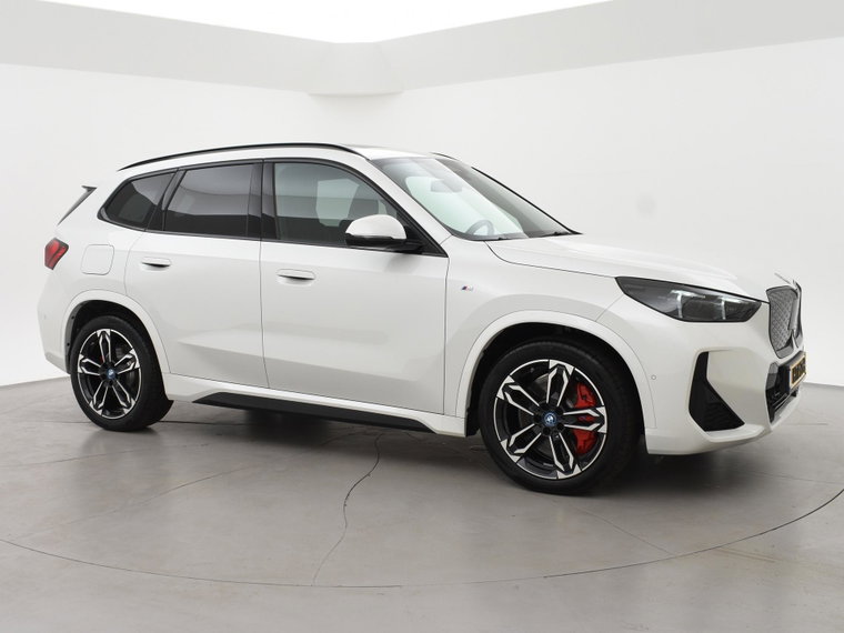 Vehicle Image 32