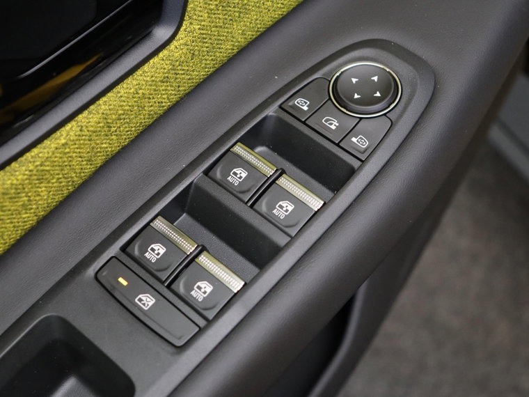 Vehicle Image 33