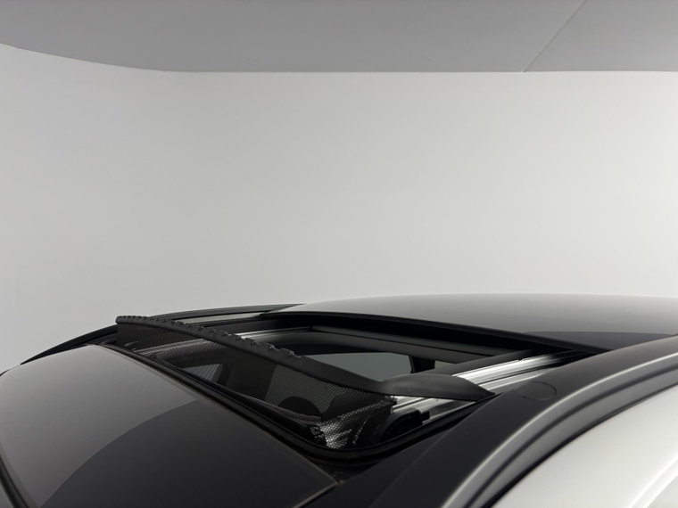 Vehicle Image 38
