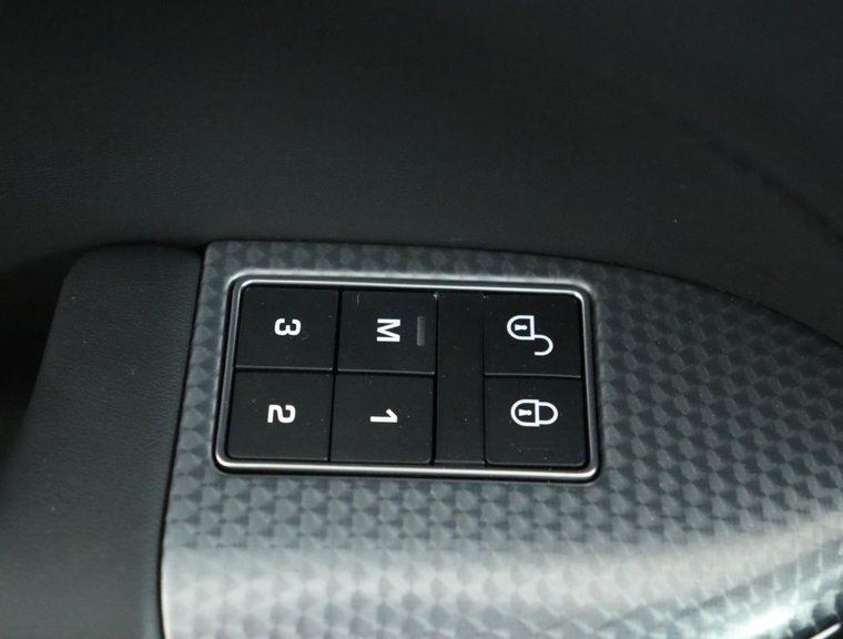 Vehicle Image 42