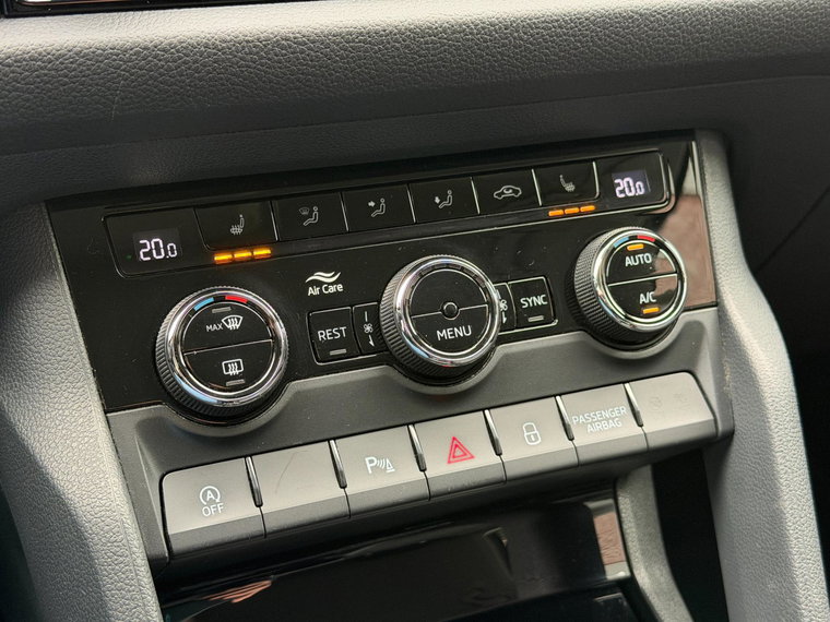 Vehicle Image 29