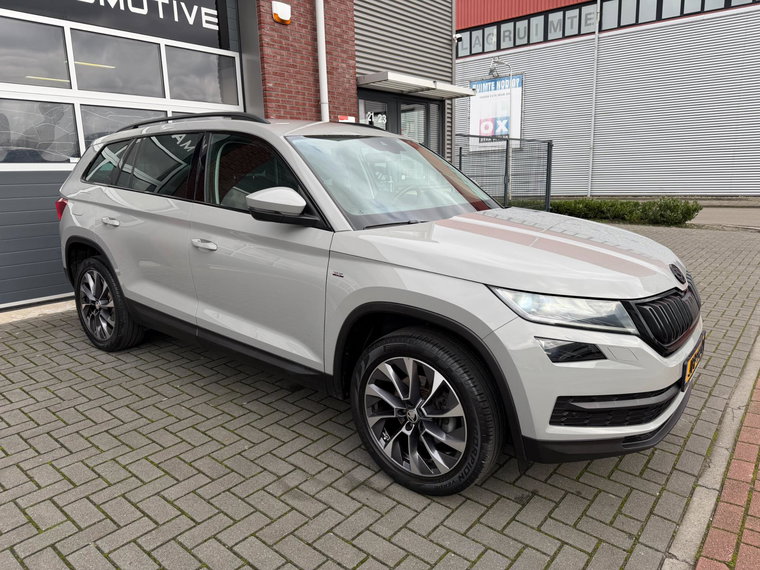 Vehicle Image 6