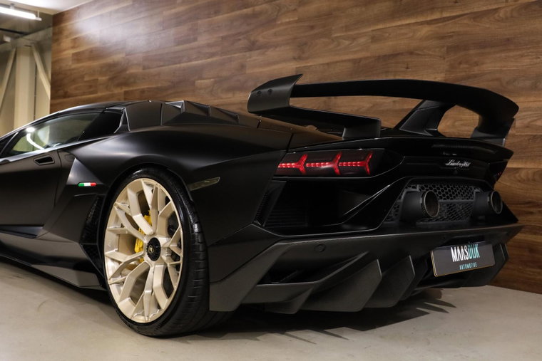Vehicle Image 24
