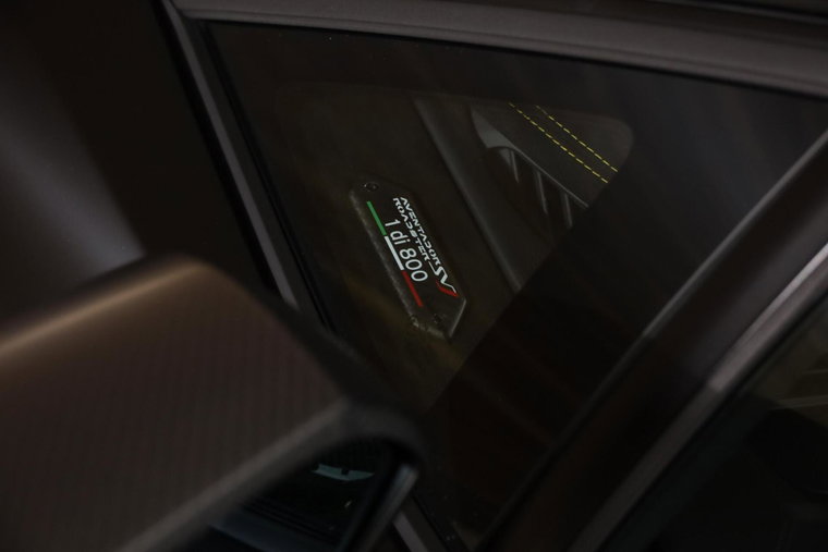 Vehicle Image 32