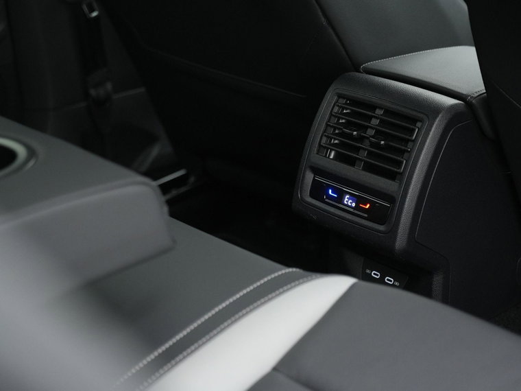 Vehicle Image 39