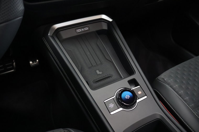 Vehicle Image 32
