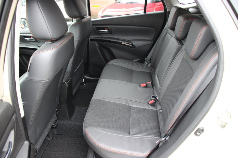 Vehicle Image 9