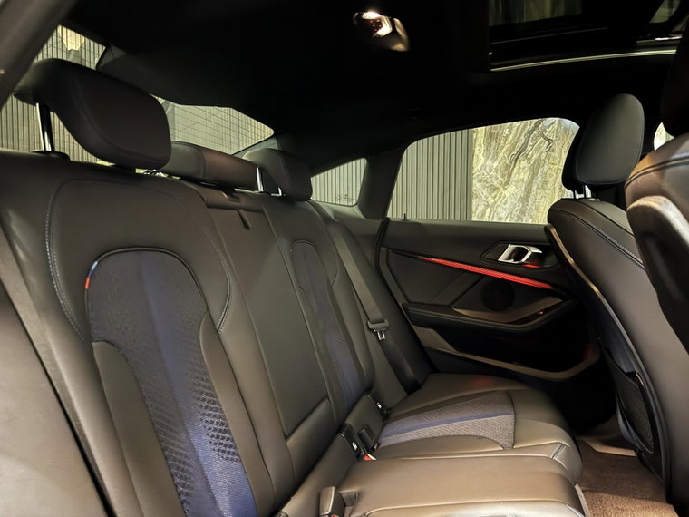 Vehicle Image 35