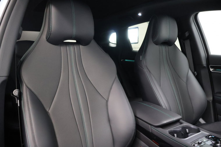 Vehicle Image 14