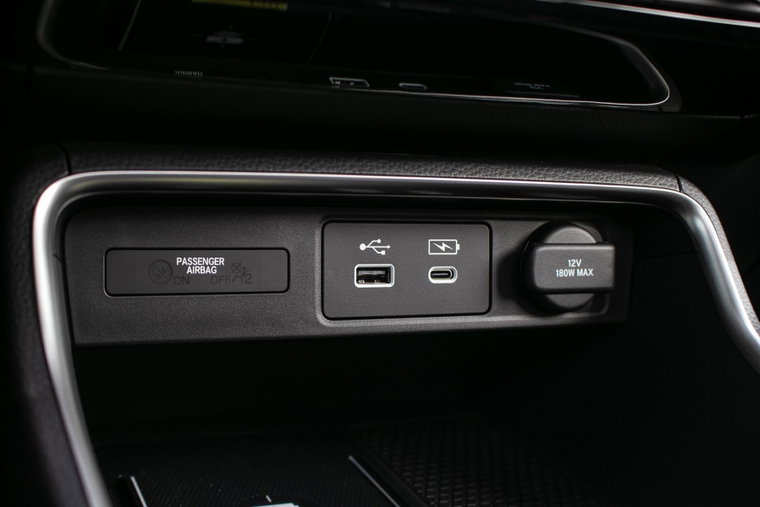 Vehicle Image 26