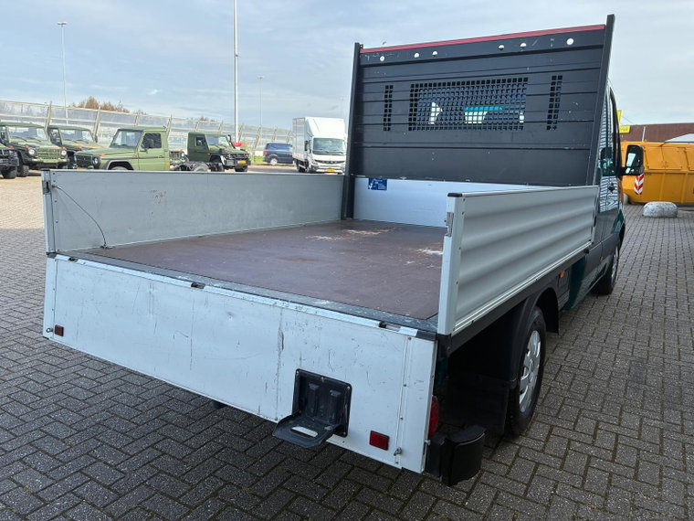 Vehicle Image 24